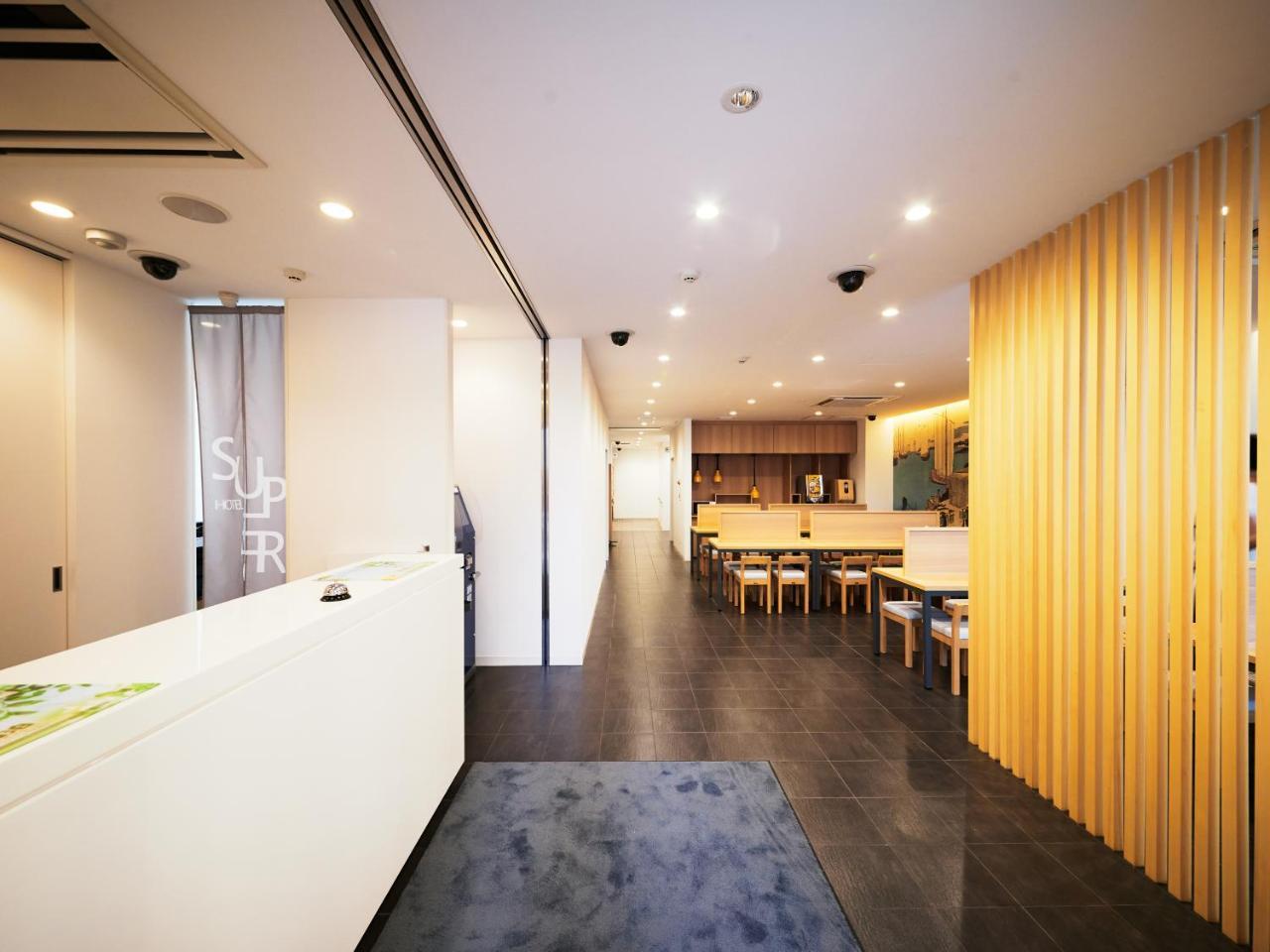 โรงแรม ซูเปอร์ โฮเต็ล ชินางะวะ ชิมบัมบะ 3*